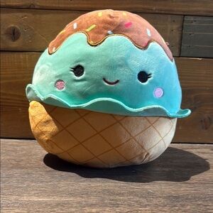 🍦 8” Maya Ice Cream